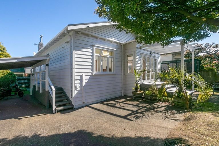 Photo of property in 11 Jason Avenue, Sandringham, Auckland, 1041