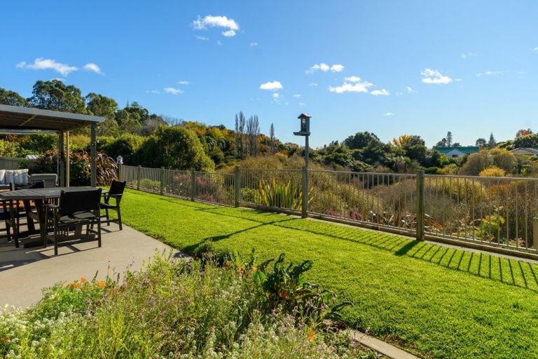 Photo of property in 162 Oteki Park Drive, Welcome Bay, Tauranga, 3112