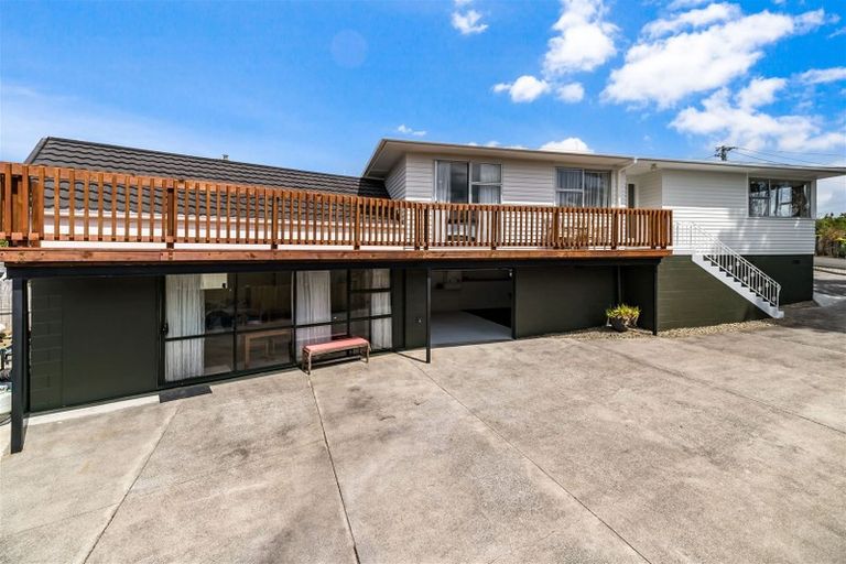 Photo of property in 57 Fairmount Road, Titirangi, Auckland, 0604