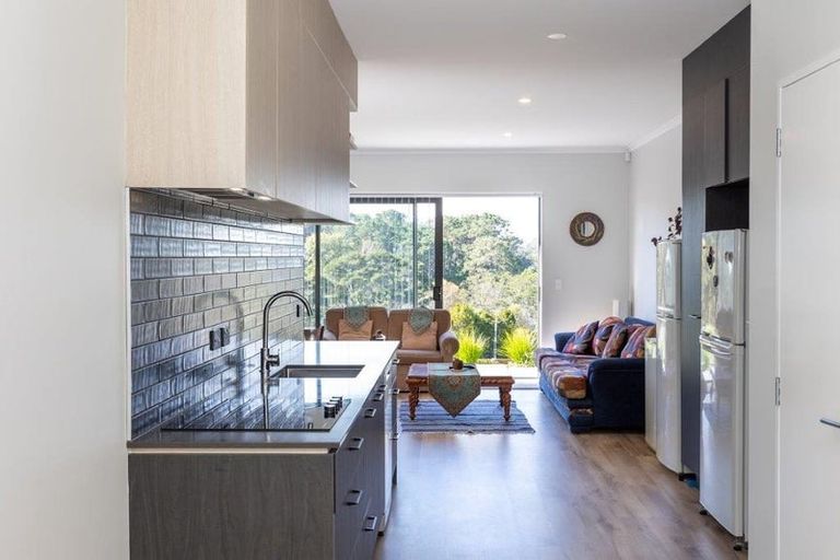 Photo of property in 23 William Calvert Drive, Swanson, Auckland, 0614