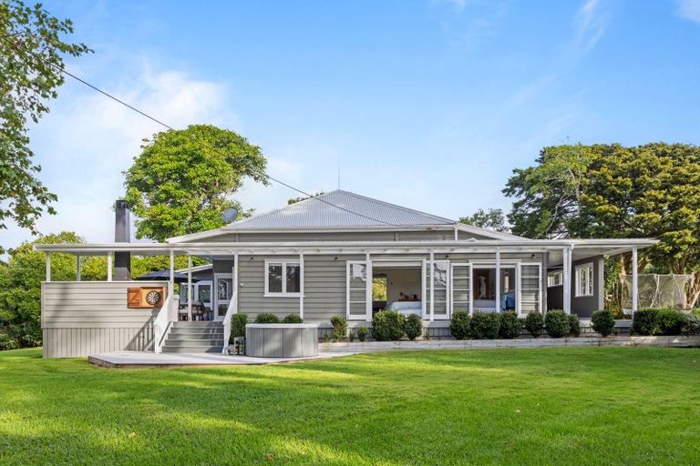 Photo of property in 376 Taiapa Road, Muriwai, Waimauku, 0881