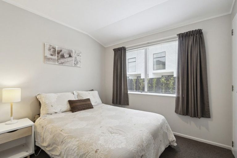 Photo of property in 15 Hocken Place, Mangere Bridge, Auckland, 2022