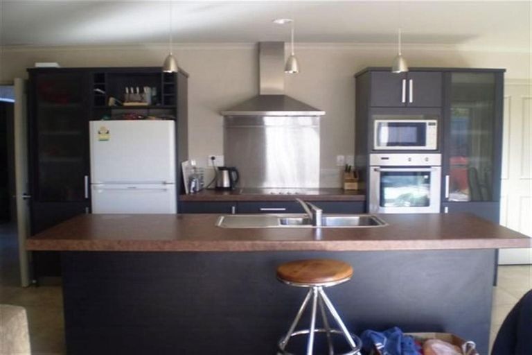 Photo of property in 37 Gibson Place, Papamoa Beach, Papamoa, 3118