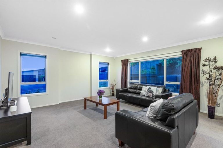 Photo of property in 7 Sumner Terrace, Aotea, Porirua, 5024