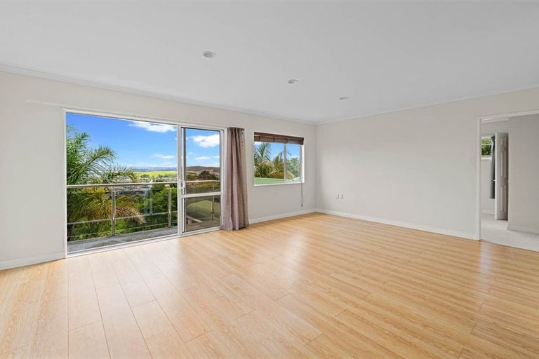 Photo of property in 114 Point View Drive, East Tamaki Heights, Auckland, 2016