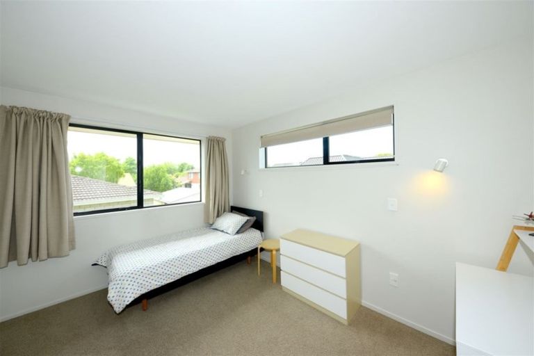 Photo of property in 4 Kingham Place, Avonhead, Christchurch, 8042