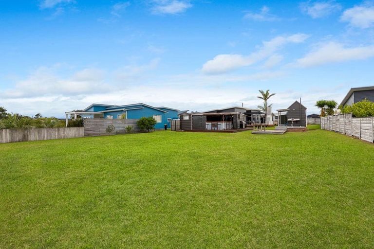 Photo of property in 102 Mahoe Place, Matarangi, Whitianga, 3592