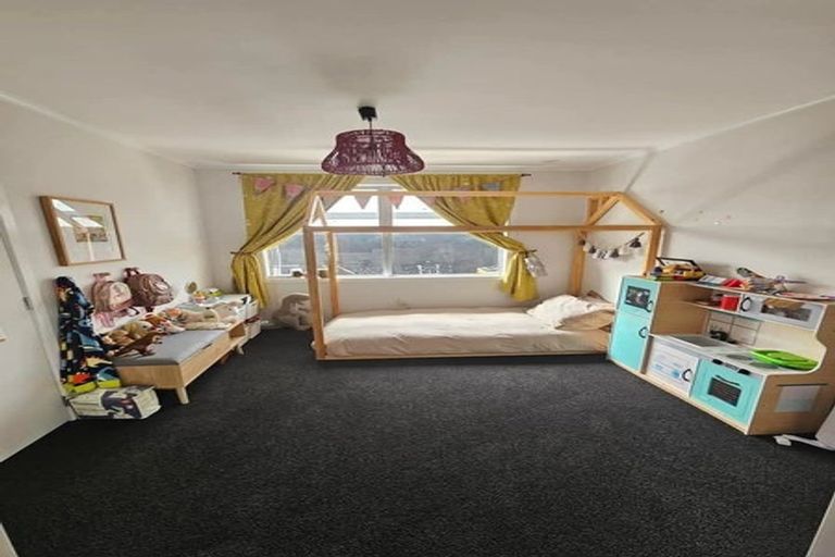 Photo of property in 30 Grendon Road, Titirangi, Auckland, 0604