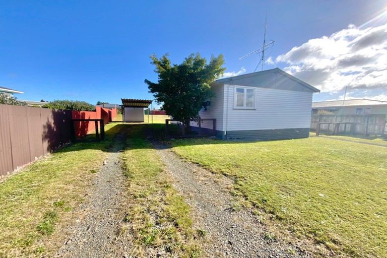 Photo of property in 16 Crathie Crescent, Tokoroa, 3420