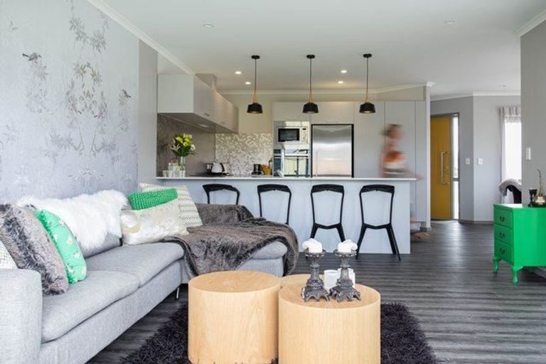 Photo of property in 2 Oscar Place, Whitianga, 3510