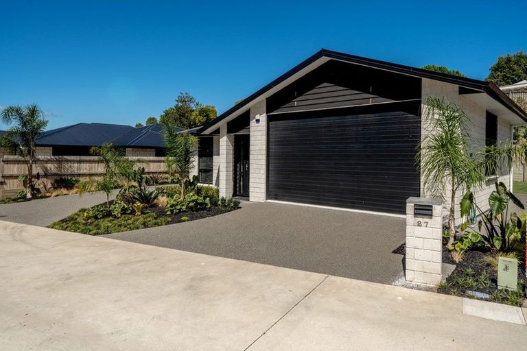 Photo of property in 27 Peter Burke Way, Pyes Pa, Tauranga, 3112