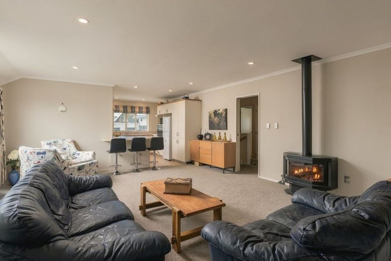 Photo of property in 4 Pipi Street, Two Mile Bay, Taupo, 3330