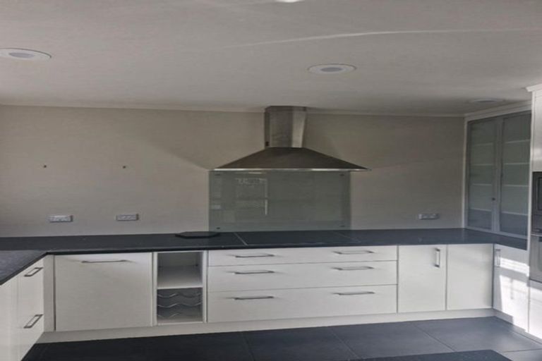 Photo of property in 26 Karamea Street, Whalers Gate, New Plymouth, 4310