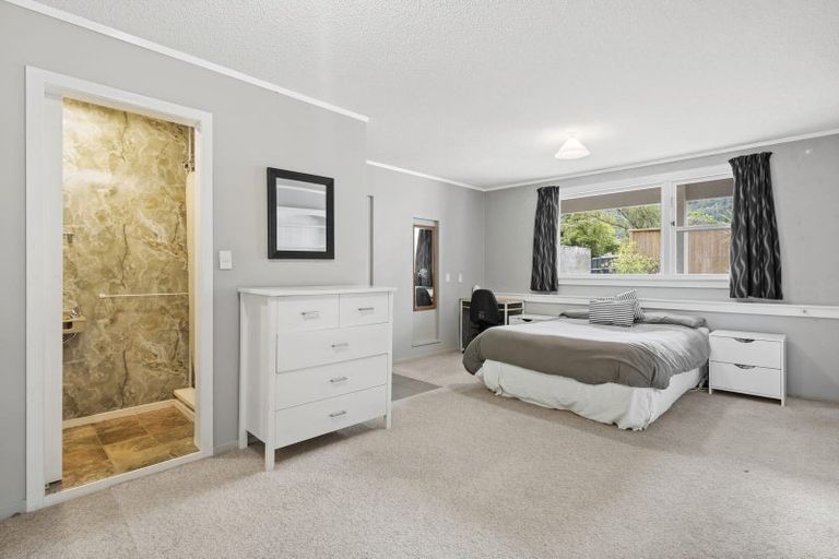 Photo of property in 210a Plateau Road, Te Marua, Upper Hutt, 5018