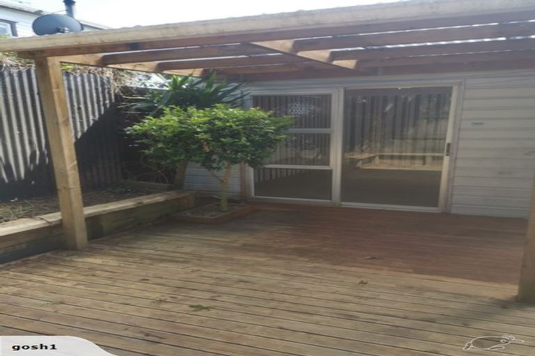 Photo of property in 8b Waimana Road, Conifer Grove, Takanini, 2112