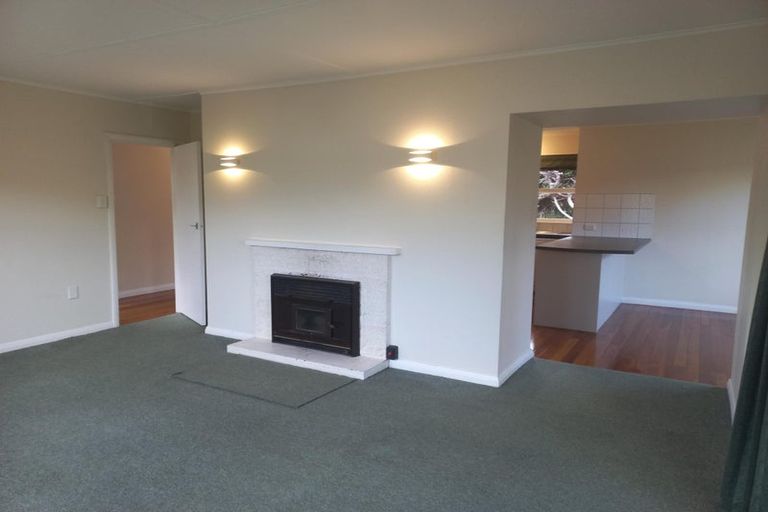 Photo of property in 12 Karu Crescent, Waikanae, 5036