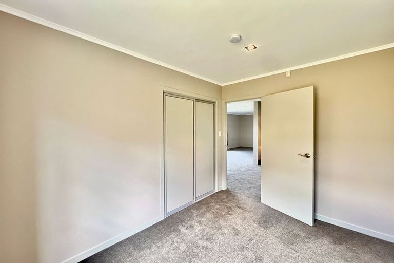 Photo of property in 73 Sylvan Avenue, Northcote, Auckland, 0627