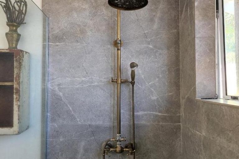 Photo of property in 20 Mcfarlane Street, Oakura, 4314