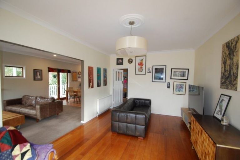 Photo of property in 38 Homewood Avenue, Karori, Wellington, 6012