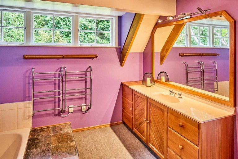 Photo of property in 88 Airlie Road, Plimmerton, Porirua, 5026