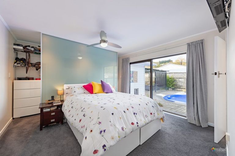 Photo of property in 17b Gemstone Drive, Birchville, Upper Hutt, 5018