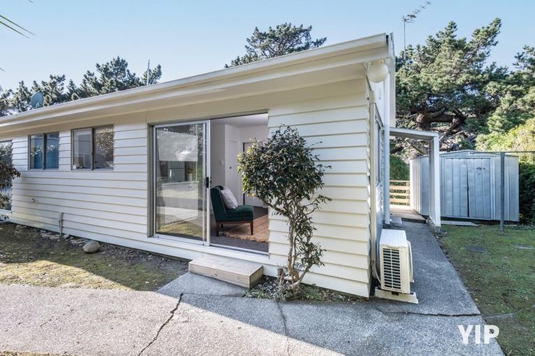 Photo of property in 16b Glen Alton Avenue, Paparangi, Wellington, 6037