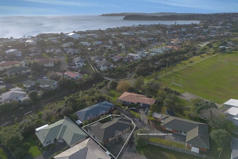 Photo of property in 1/20 Greta Place, Stanmore Bay, Whangaparaoa, 0932