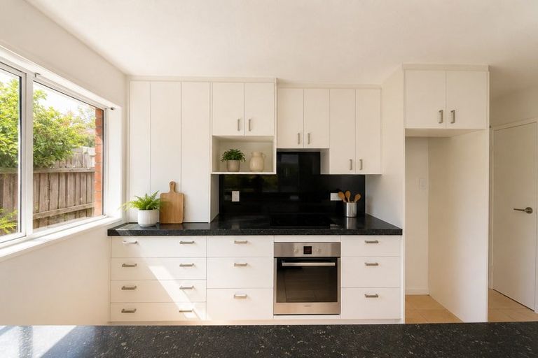 Photo of property in 6 Rowanwood Close, Halswell, Christchurch, 8025