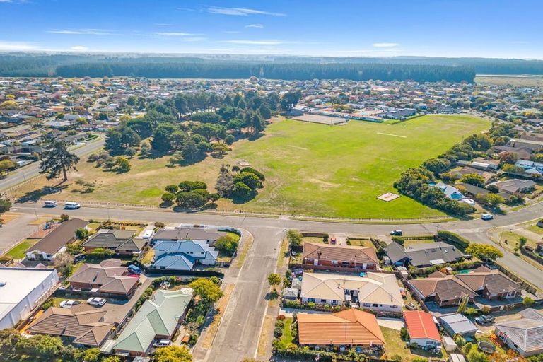 Photo of property in 1/29 Heathglen Avenue, Parklands, Christchurch, 8083