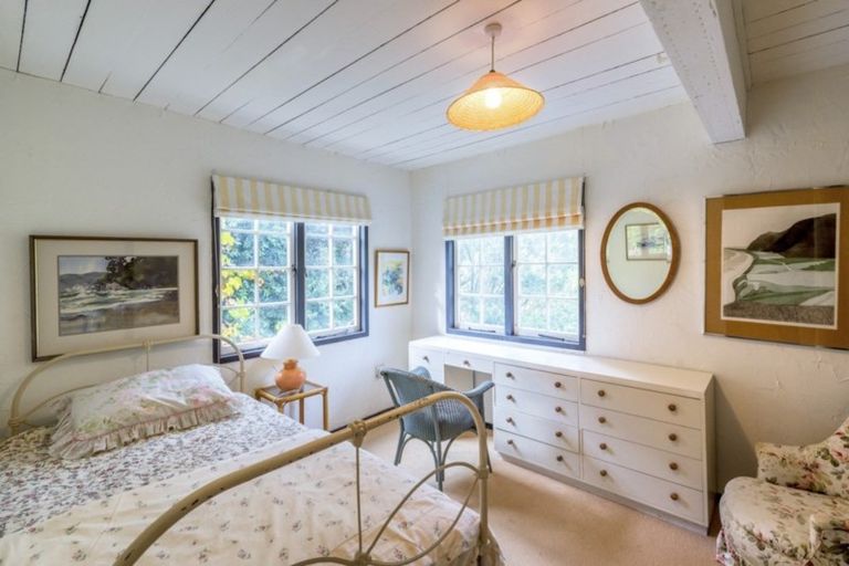 Photo of property in 1 Kohutuhutu Road, Raumati Beach, Paraparaumu, 5032