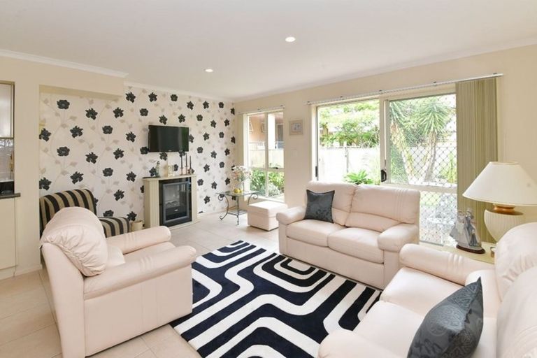 Photo of property in 44 Trimaran Drive, Gulf Harbour, Whangaparaoa, 0930