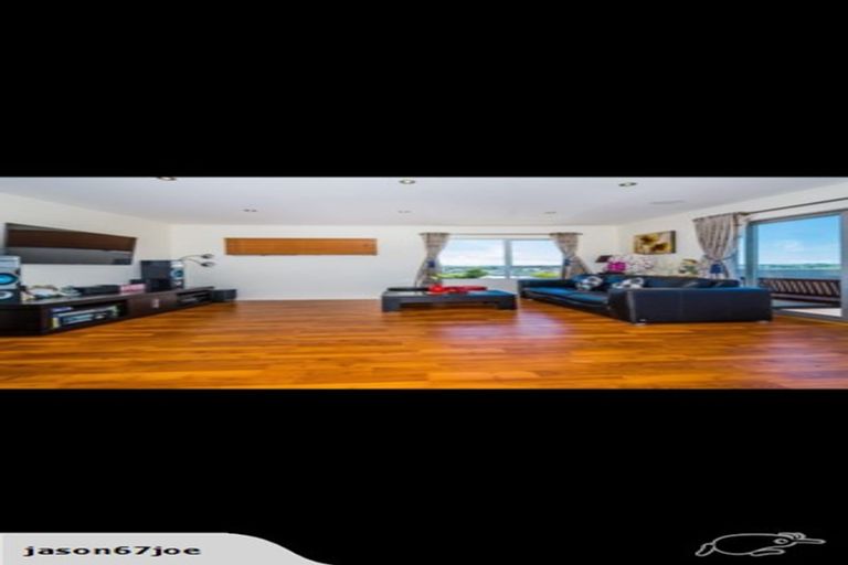 Photo of property in 2/167 Coronation Road, Hillcrest, Auckland, 0627