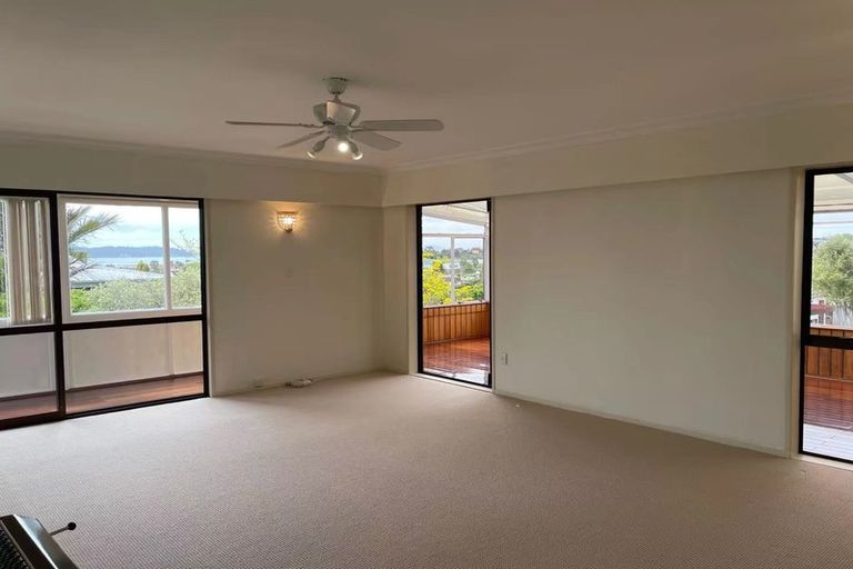 Photo of property in 30 Westpark Drive, West Harbour, Auckland, 0618