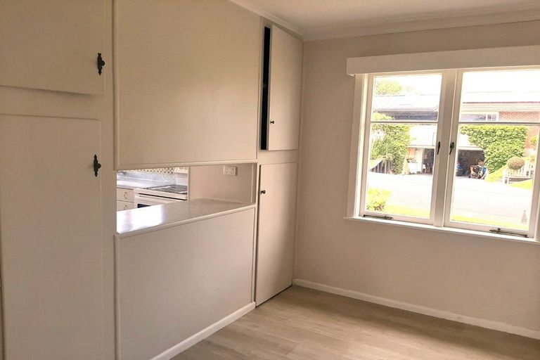 Photo of property in 10 Oakdale Road, Mount Roskill, Auckland, 1041