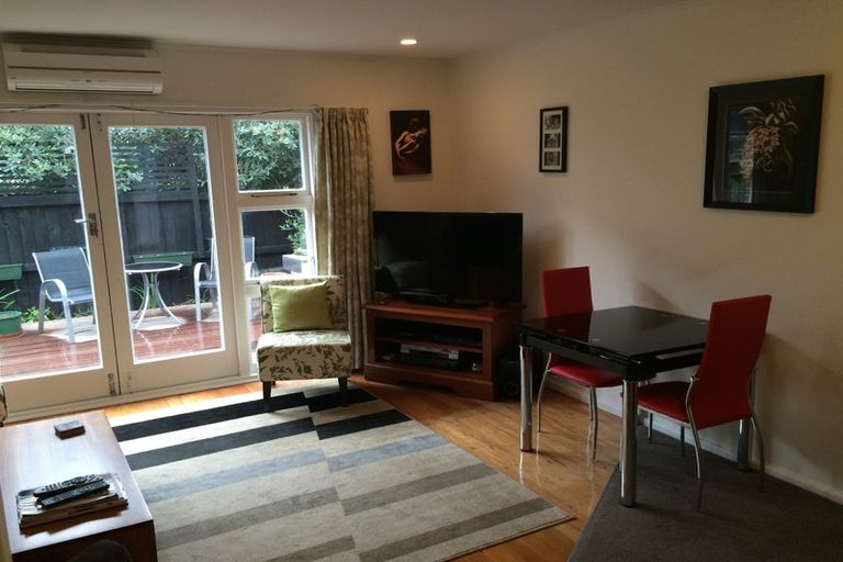 Photo of property in 2/84 Holly Road, St Albans, Christchurch, 8014