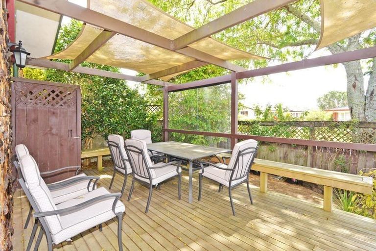 Photo of property in 14 Wairata Place, Te Atatu South, Auckland, 0610