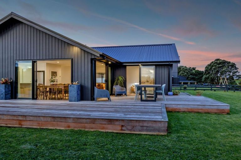 Photo of property in 2 Tasman Street, Opunake, 4616