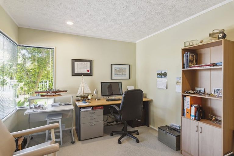 Photo of property in 13 Runanga Grove, Waikanae, 5036