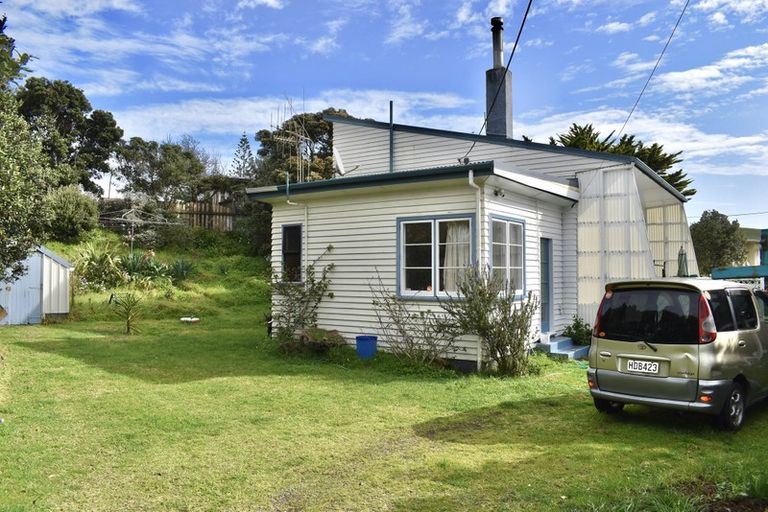 Photo of property in 17 Koromiko Street, Otaki Beach, Otaki, 5512