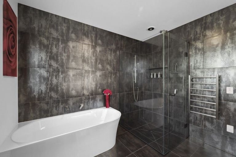 Photo of property in 5 Maunganamu Drive, Wharewaka, Taupo, 3330