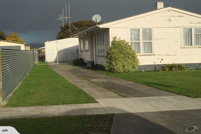 Photo of property in 12 Brighton Crescent, Highbury, Palmerston North, 4412