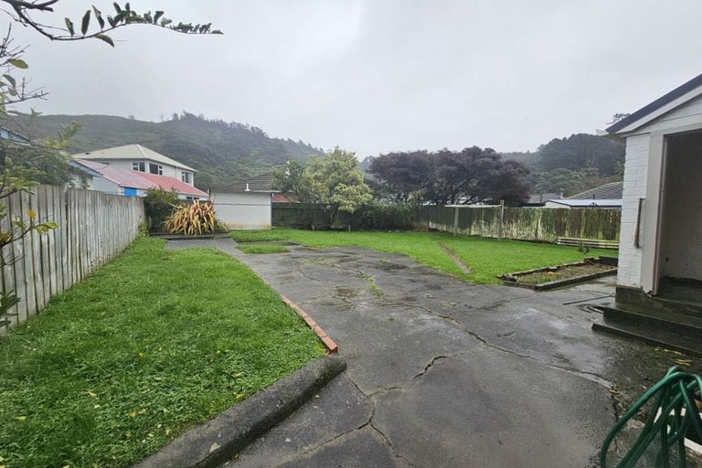 Photo of property in 27 Newcombe Street, Naenae, Lower Hutt, 5011