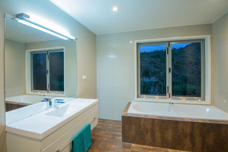 Photo of property in 346 Kirikopuni Road, Parakao, Whangarei, 0172