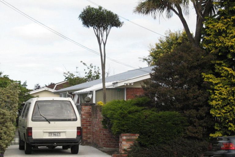 Photo of property in 42 Cutts Road, Russley, Christchurch, 8042