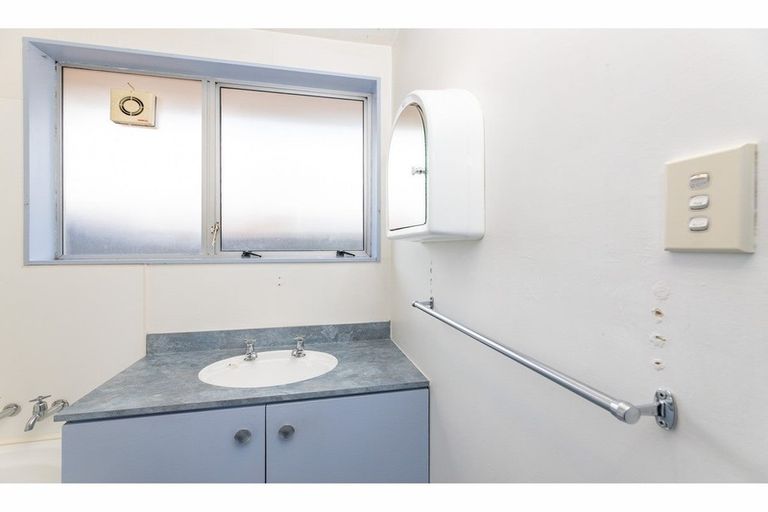 Photo of property in 2/11 Gilby Street, Linwood, Christchurch, 8011