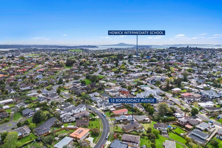 Photo of property in 18 Borrowdace Avenue, Botany Downs, Auckland, 2010