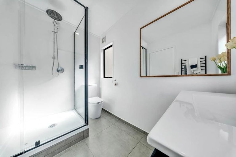Photo of property in 17b Lynton Road, Bucklands Beach, Auckland, 2012
