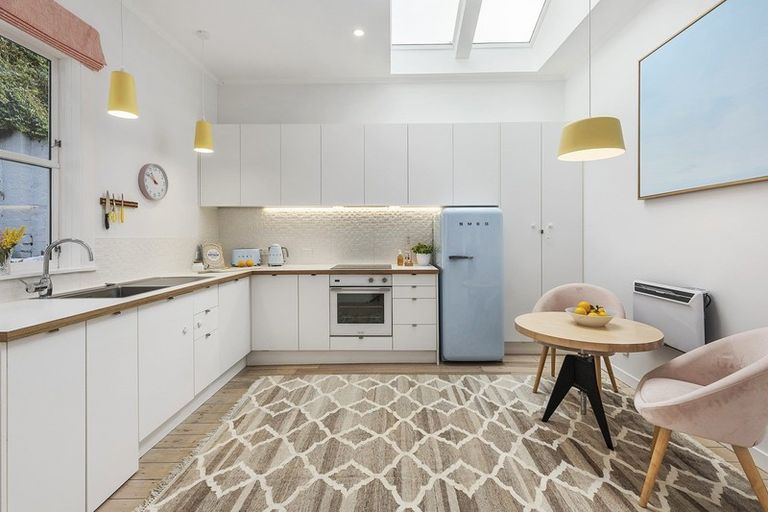 Photo of property in 147 Marine Parade, Seatoun, Wellington, 6022