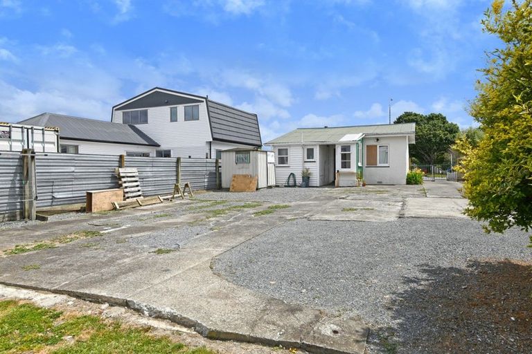 Photo of property in 102 Gibbons Street, Ebdentown, Upper Hutt, 5018