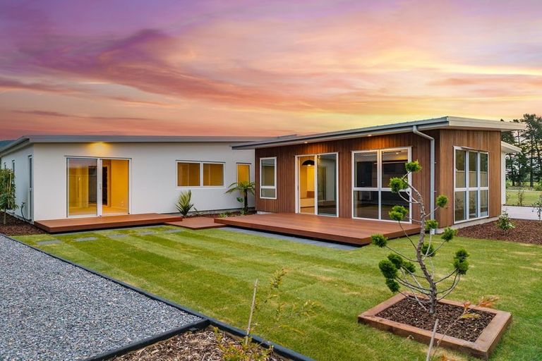 Photo of property in 92 Bateup Road, Richmond, 7020